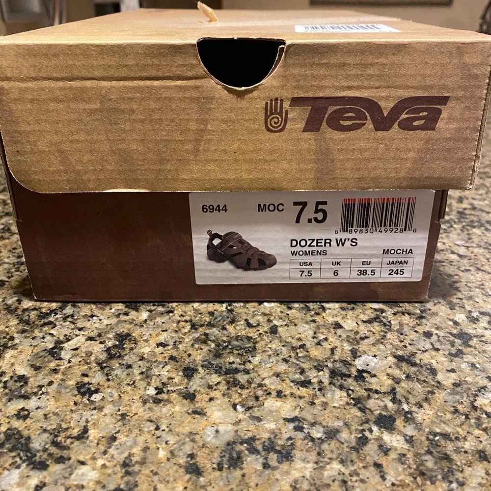 TEVA Dozer Women’s Sandal EUC - Picture 2 of 8